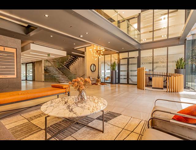 760M² OFFICE TO LET IN VORNA VALLEY